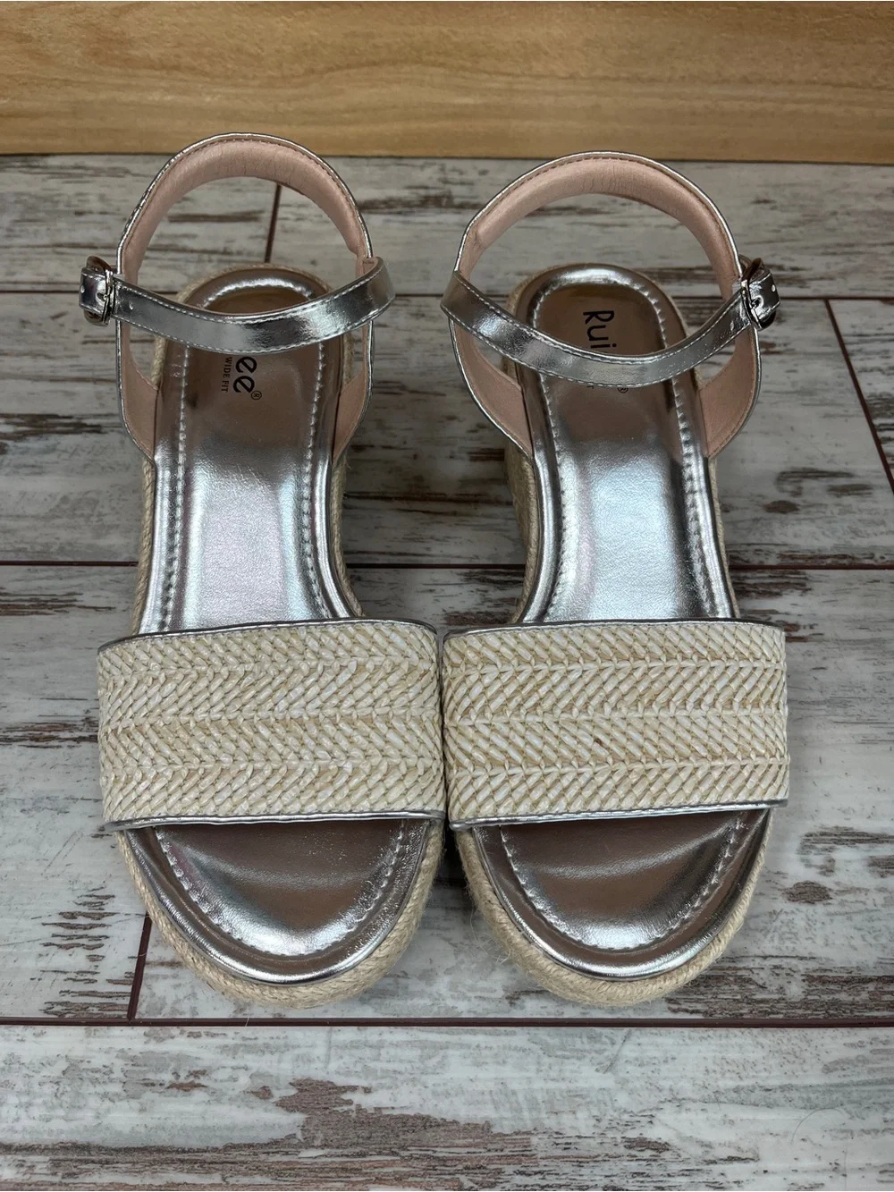 NWOT Ruiee Silver Herringbone Espadrille Wedge Sandals Wide Width Women’s 11.5W